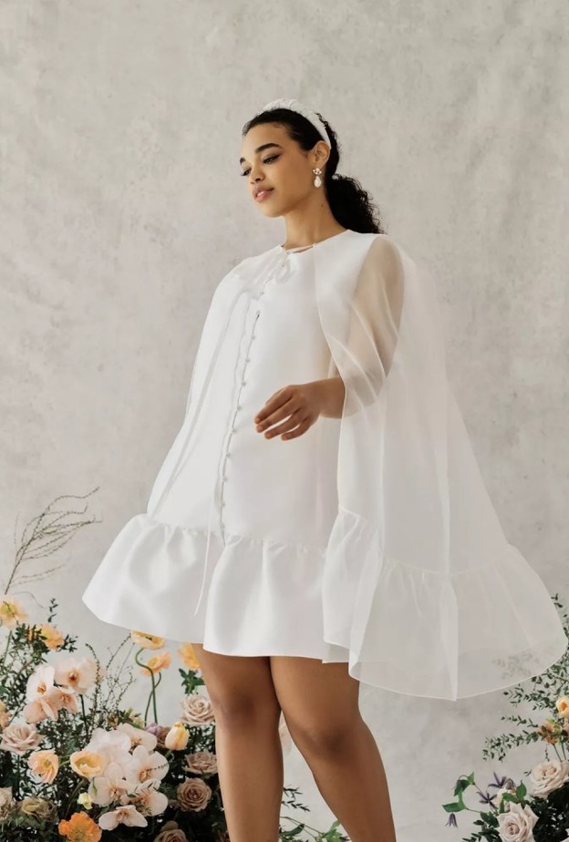  فساتين زفاف مع كاب قصير من alexandra grecco