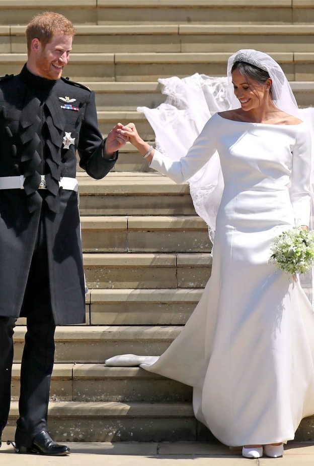 رومانسية العروسين بدت واضحة في يوم الزفاف