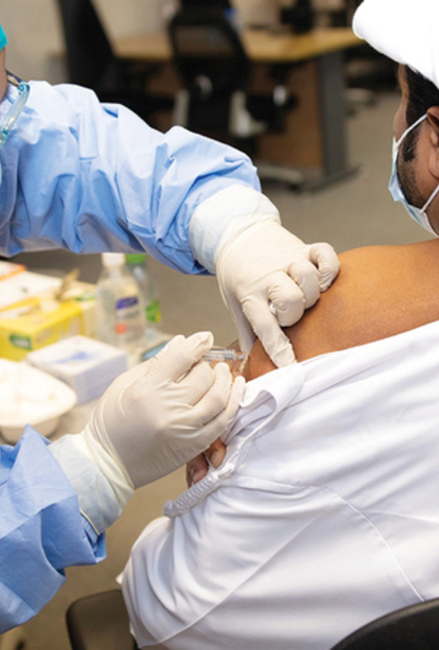 تطعيم 73% من الفئة المؤهلة للقاح كوفيد-19