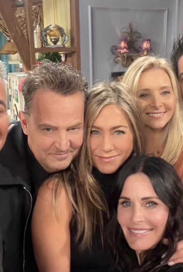 نجوم مسلسل Friends العالمي الشهير يجتمعون مجدداً لإصدار حلقة جديدة خاصة