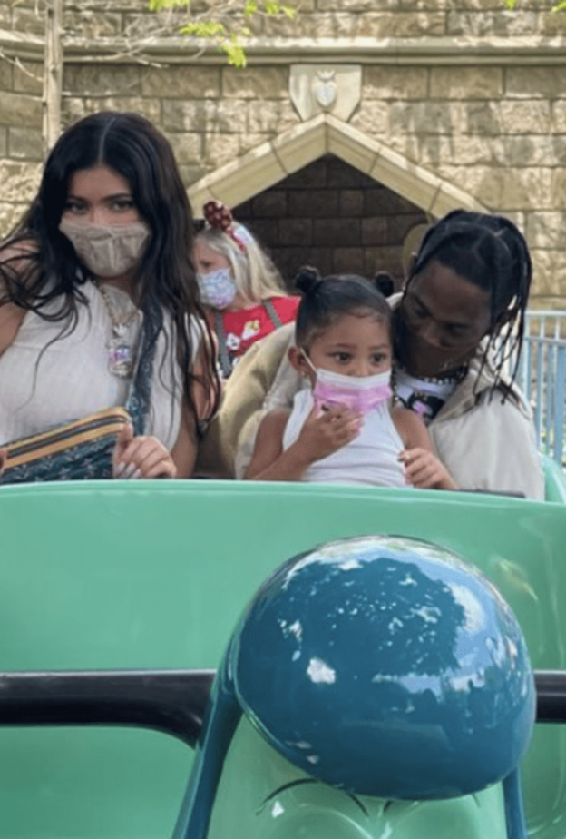 كايلي جينر و ترافيس سكوت و ستورمي