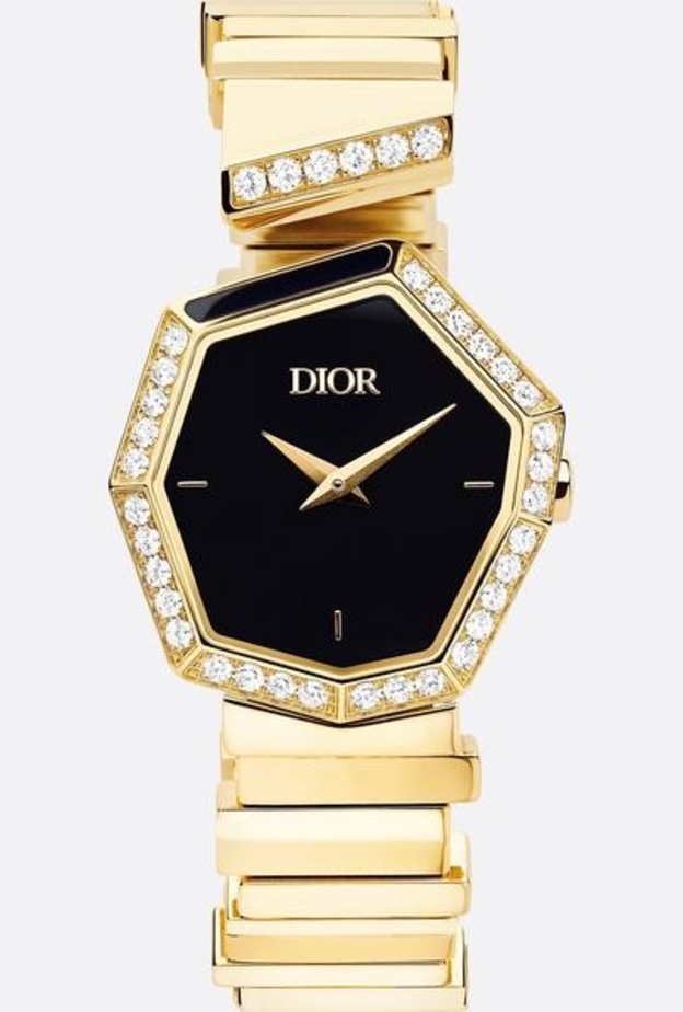 ساعة من ديور Dior