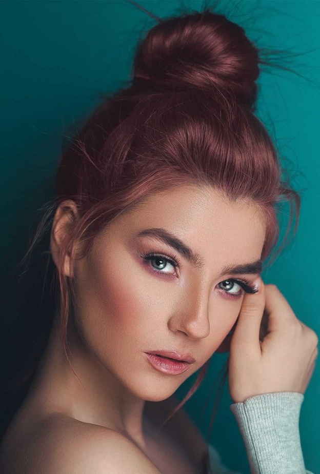  تسريحة الكعكة العالية تليق للمناسبات الصباحية الكاجوال