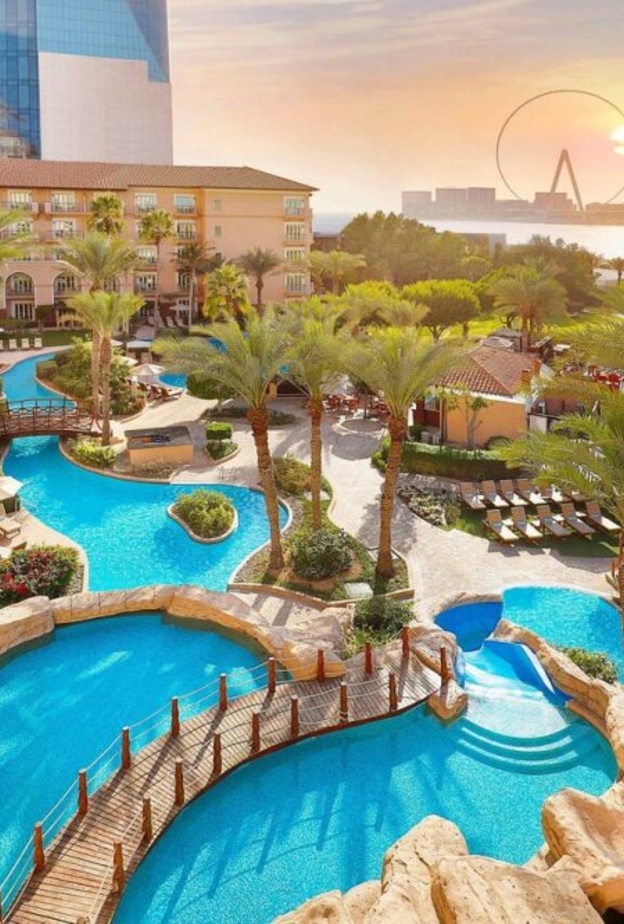 منتجعات إماراتية ريتز كارلتون دبي Ritz-Carlton Dubai، دبي