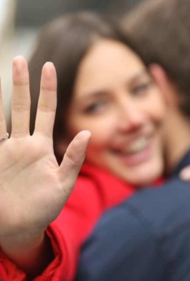  كيف تعامل خطيبتك في بداية الخطبة؟