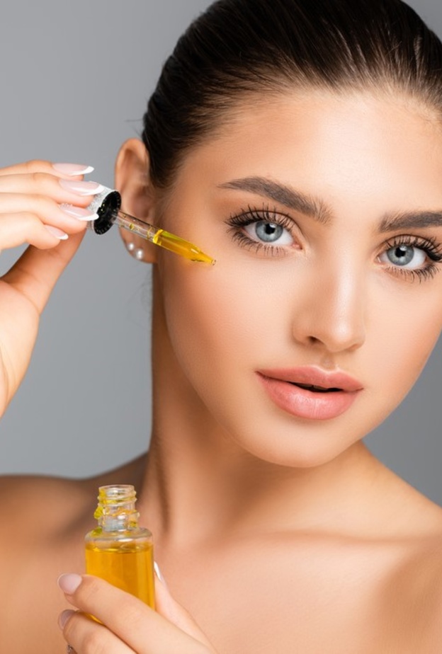 فوائد زيت البرتقال يحذر الاستفادة منها بتطبيقها مباشرة على البشرة