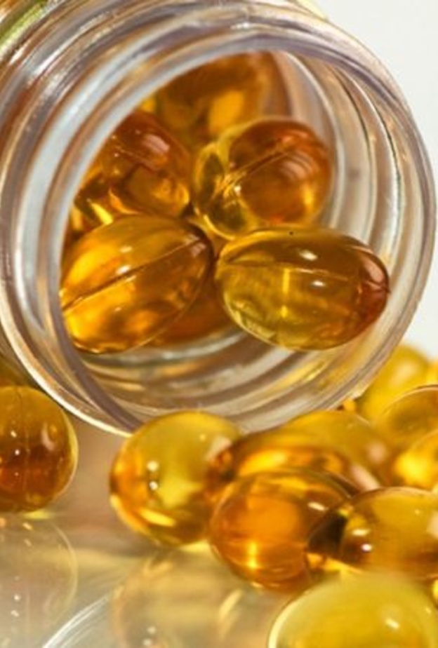 فوائد زيت كبد الحوت الصحية وموانع استخدامه