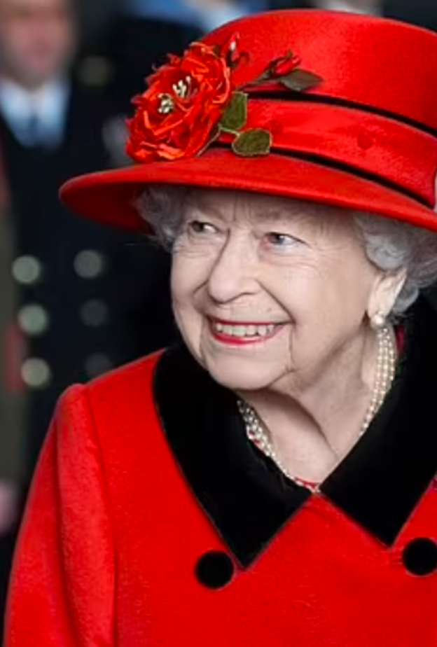 كيف كان الأمير فيليب حاضرًا في أحدث إطلالات الملكة اليزابيث