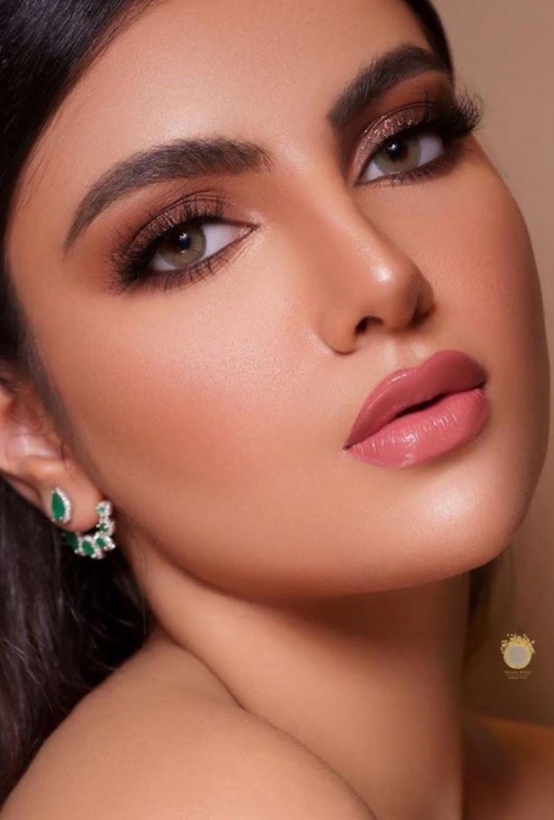  مكياج الوجه بأسلوب خبيرة التجميل هميز بنجابي