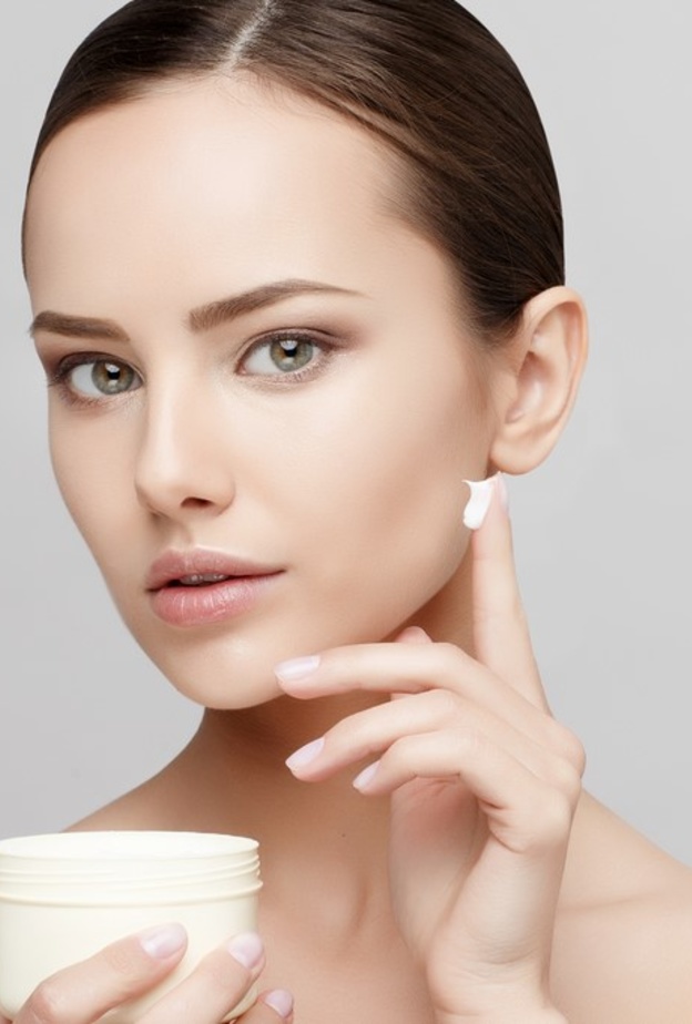 زبدة الشيا لتفتيح لون البشرة تتفاعل مع النشا لتحقيق نتائج ايجابية في اسرع وقت