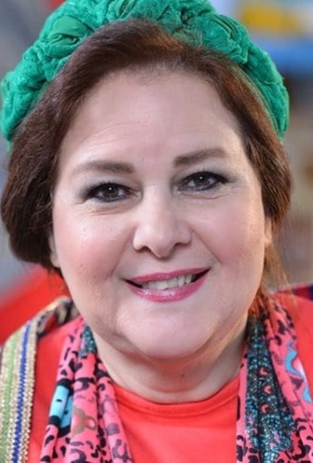 دلال عبدالعزيز