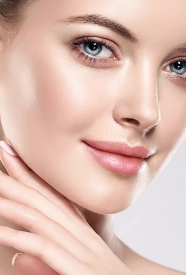 10 نصائح جمالية للعناية بالبشرة بعد سن الثلاثين
