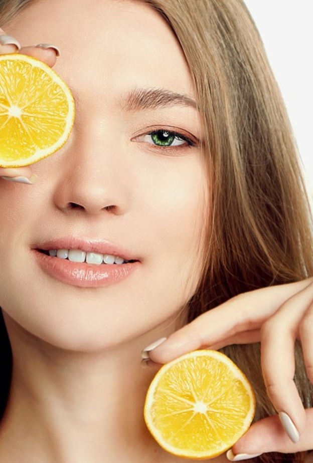 فوائد واضرار تقشير البشرة باحماض الفواكه