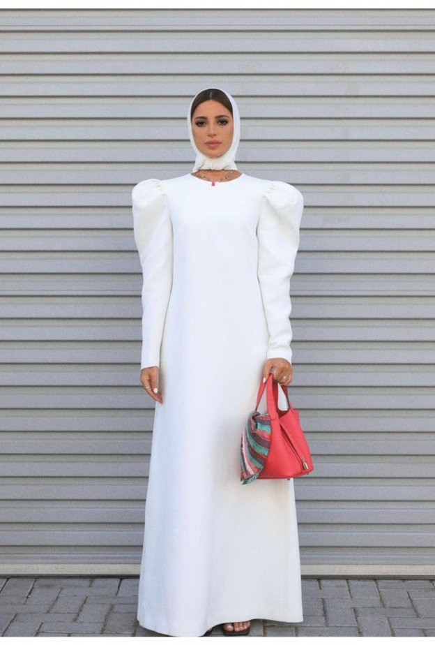 افكار تنسيق اطلالات صيفية باللون الابيض للمحجبات على طريقة فاطمة حسام