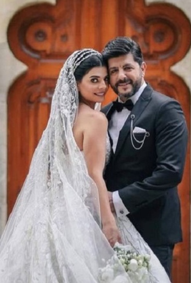 طوني عيسى وزوجته