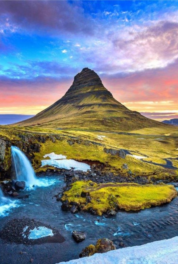 أيسلندا والتي تشتهر أيضا بطقسها المعتدل صيفا