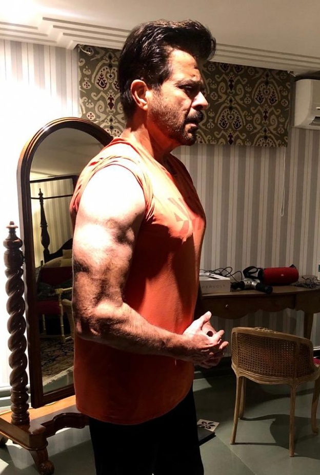 أنيل كابور استغل فترات الإغلاق بسبب كورونا في الرياضة ورفع لياقته البدنية