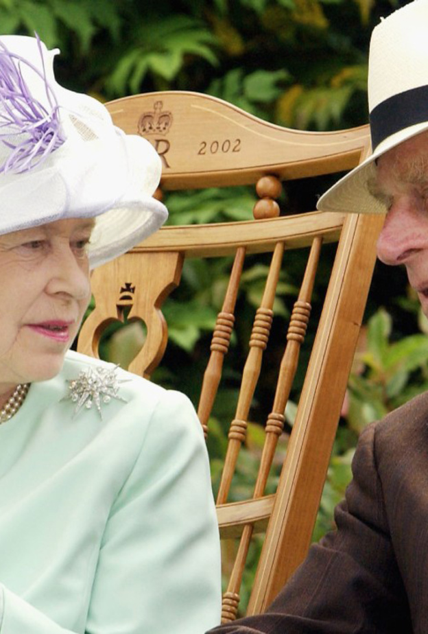 وصيفة الملكة الأم: الأمير فيليب كان زوج مثالي للملكة لهذه الأسباب