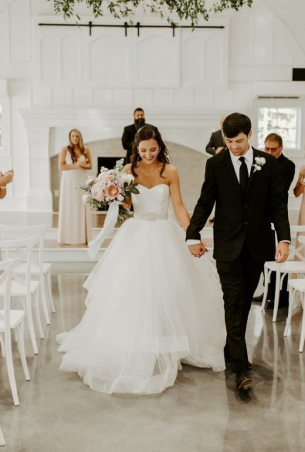  7 أسباب ستجعلك تقررين إقامة حفل زفاف صغير