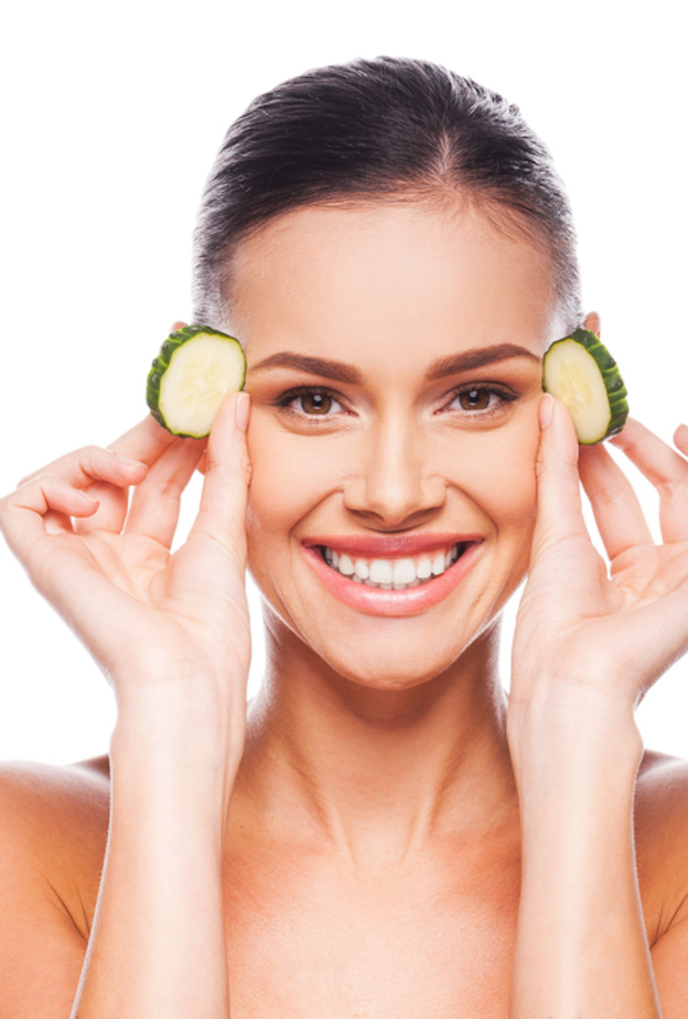 ماسكات الخيار لتهدئة البشرة في الصيف