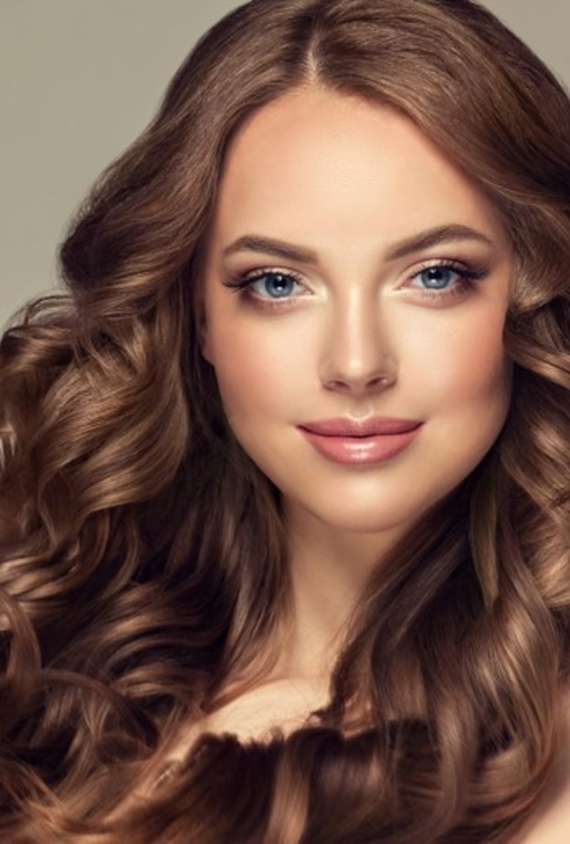  3 خلطات طبيعية من جوز الهند لحل جميع مشاكل الشعر في الصيف