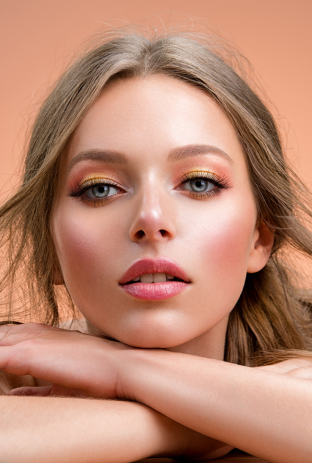  مكياج صيفي يناسب البشرة البيضاء