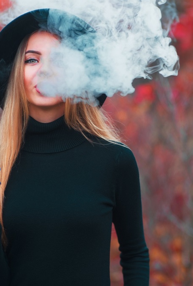  يشكل التدخين خطورة كبيرة على الصحة