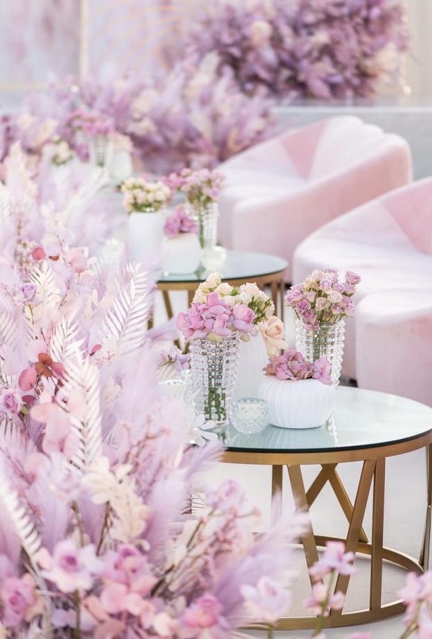 ثيمات زفاف مميزة 2021 باللون البنفسجي من تنظيم Bianca Events