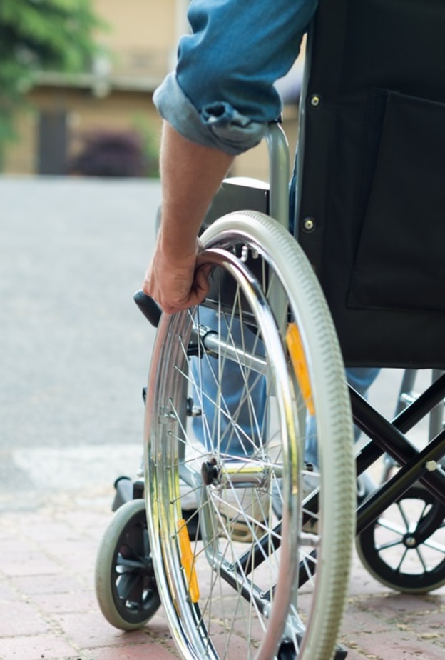  مرض التصلب العصبي المتعدد ينتج عن التهابات في الدماغ والحبل الشوكي