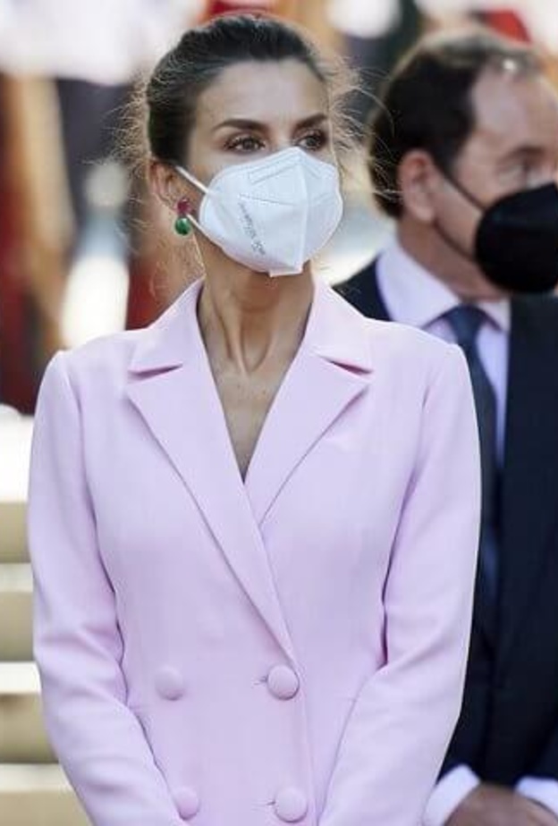 ملك وملكة إسبانيا يحضران فعاليات يوم القوات المسلحة الإسبانية