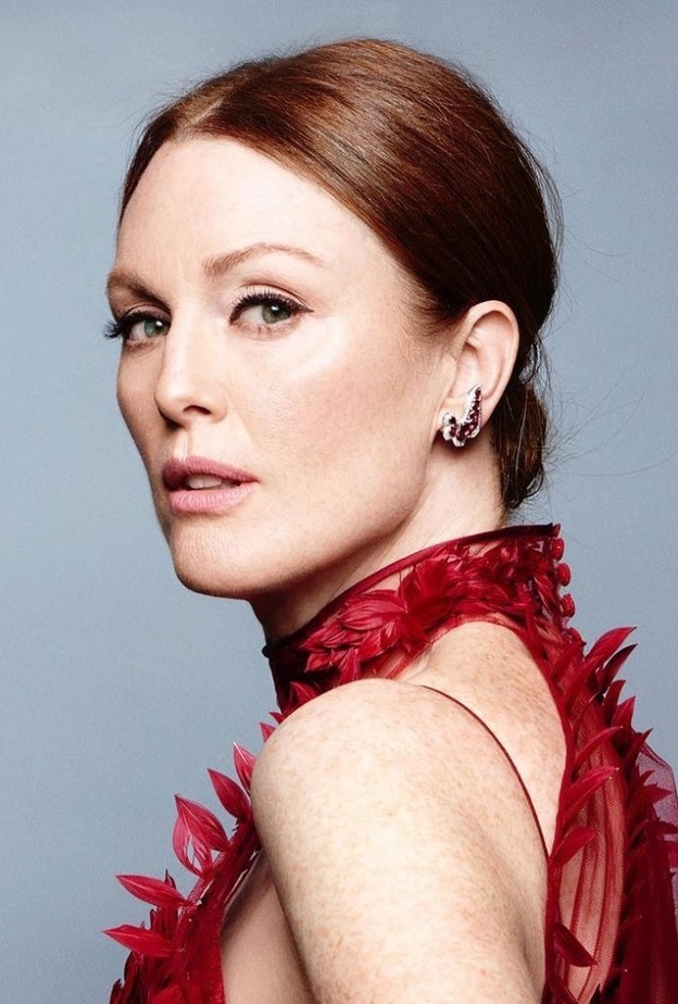 تسريحات شعر راقية مستوحاة من اطلالات جوليان مور