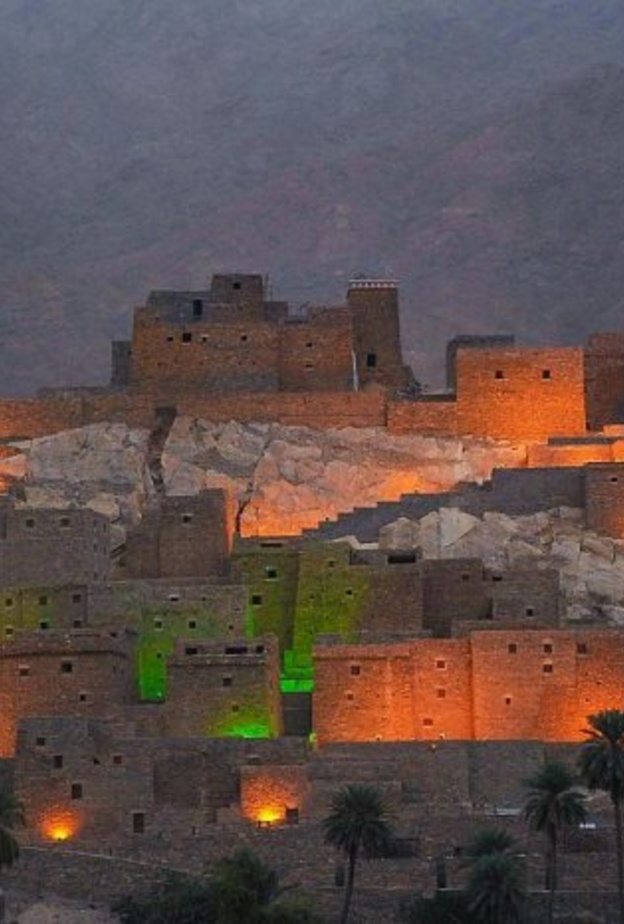 المساحات الخضراء تغطي قرية ذي عين التراثية - المصدر وكالة الأنباء السعودية