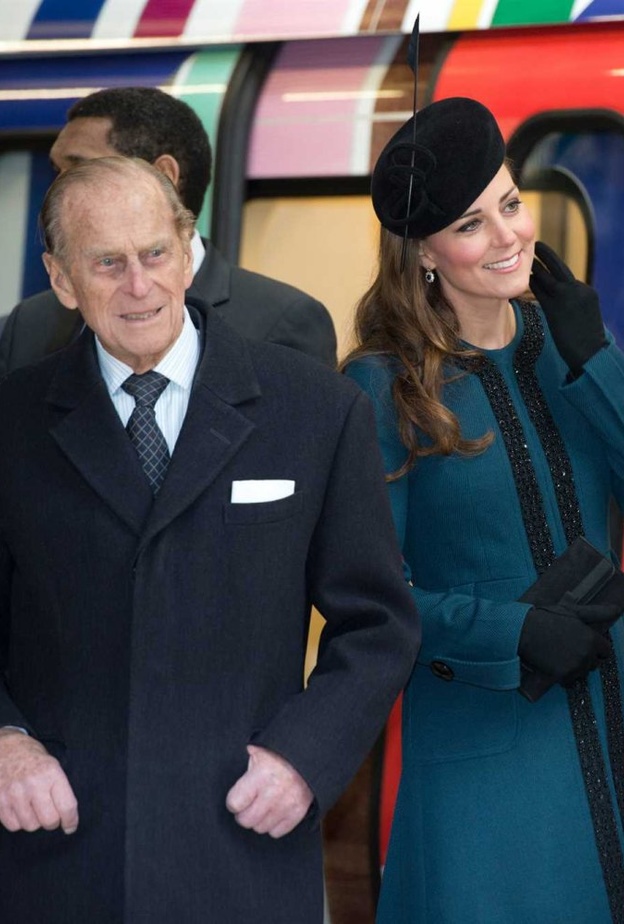 كيت ميدلتون بدأت في القيام بدور الأمير فيليب في الحفاظ على تماسك العائلة