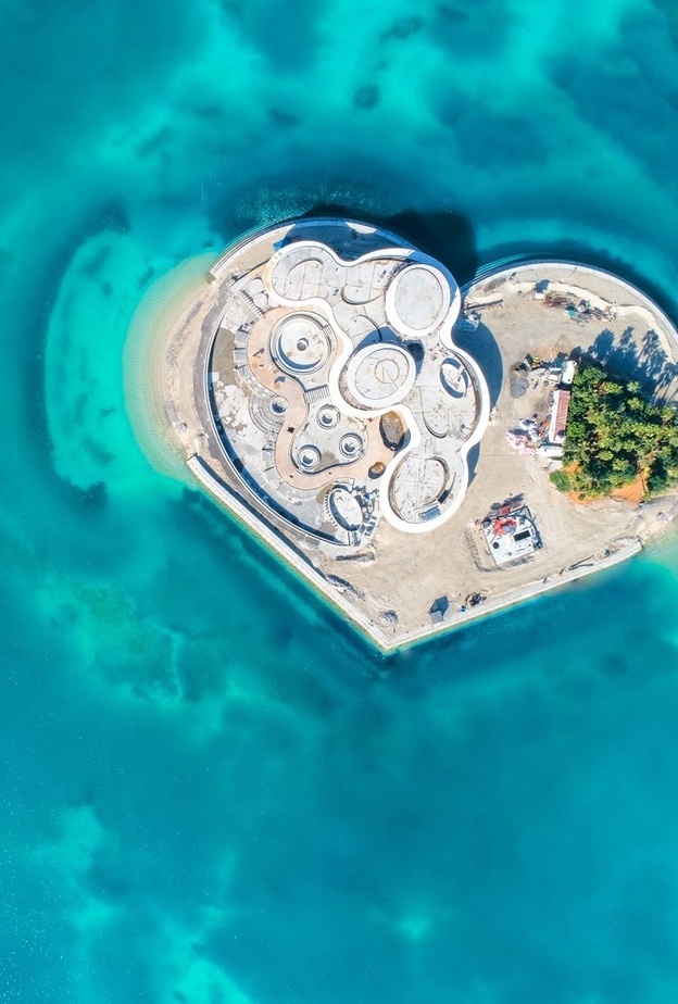 جزيرة "شهر العسل"