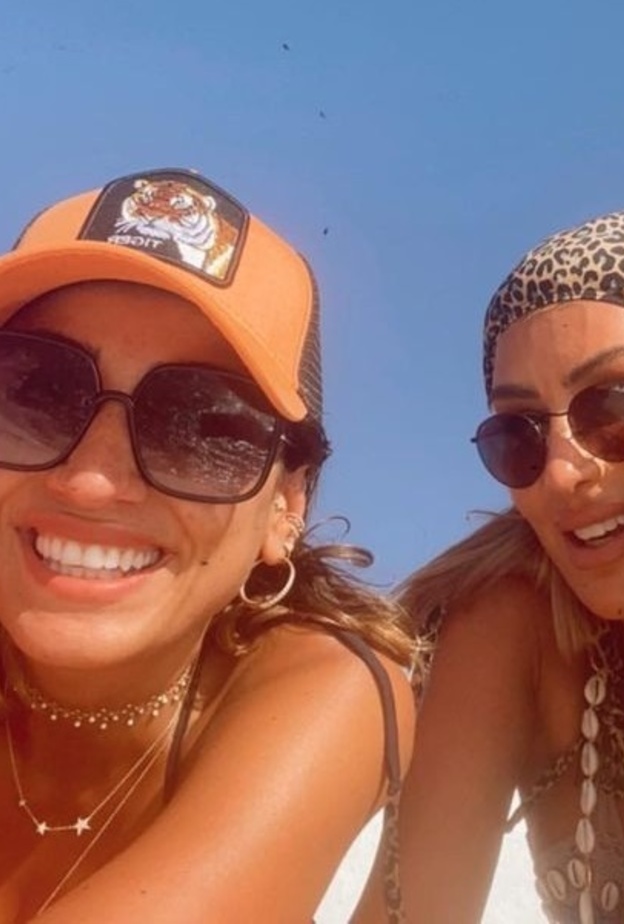 اجازات النجوم العرب 2021