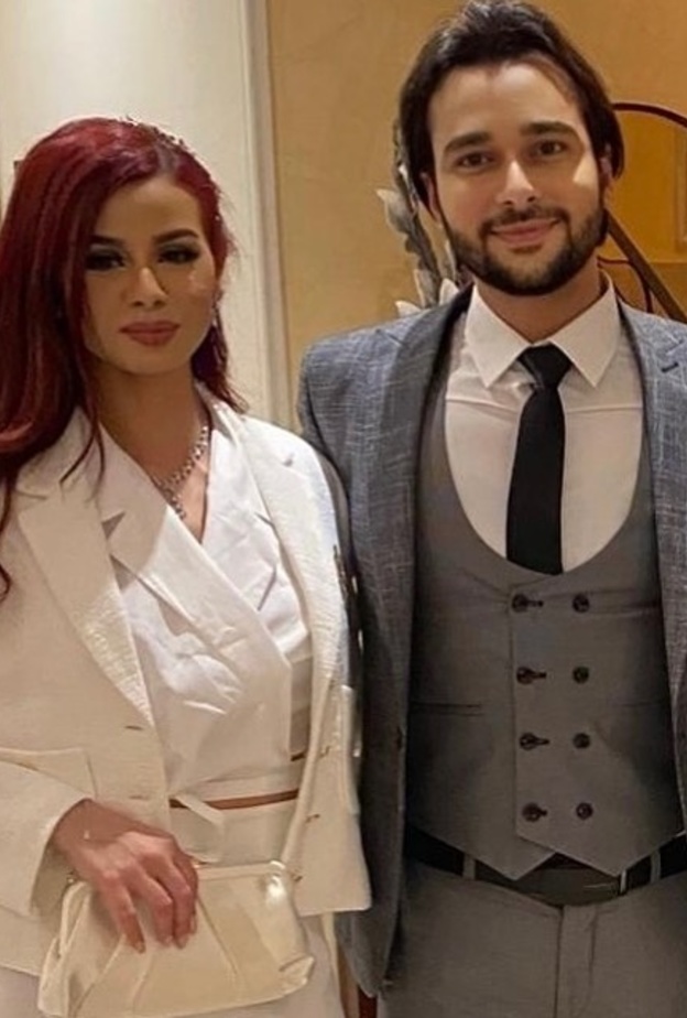 منة عرفة وخطيبها