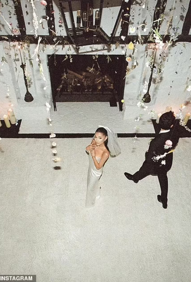  أريانا غراندي خالفت التقاليد في حفل زفافها