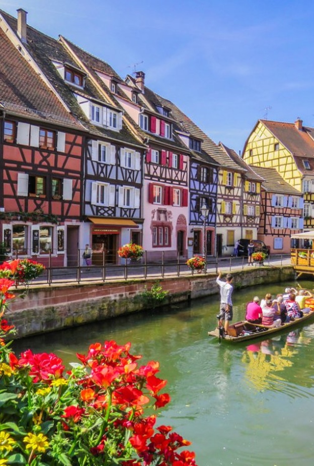 مشاهد ساحر في كولمار فرنسا بواسطة Kiefer