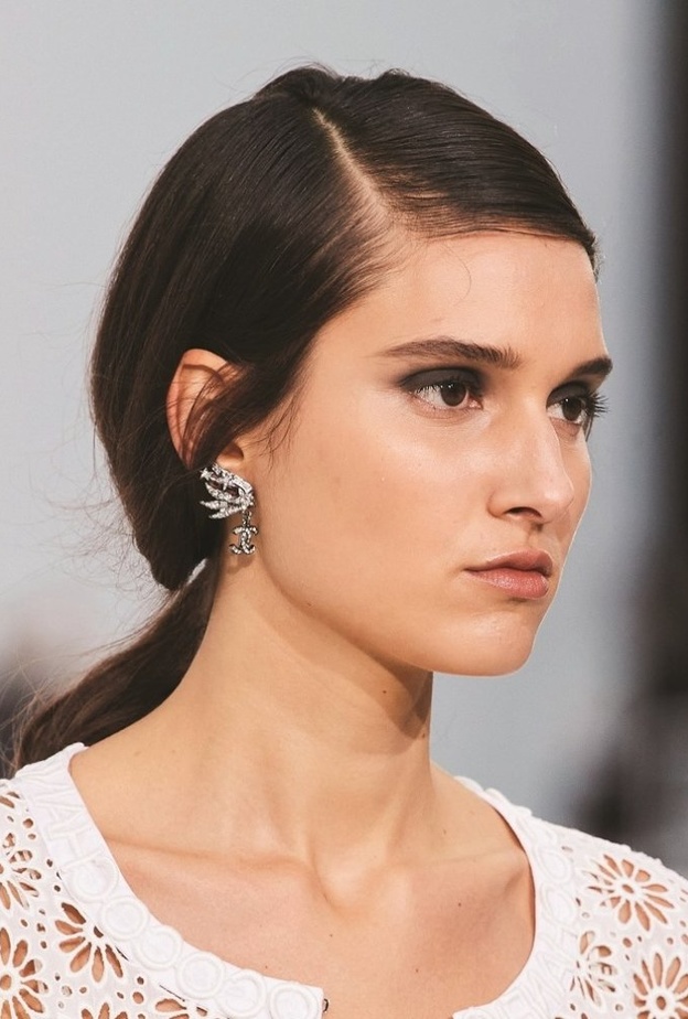 دليلك لبشرة نضرة وخالية من العيوب هذا الموسم