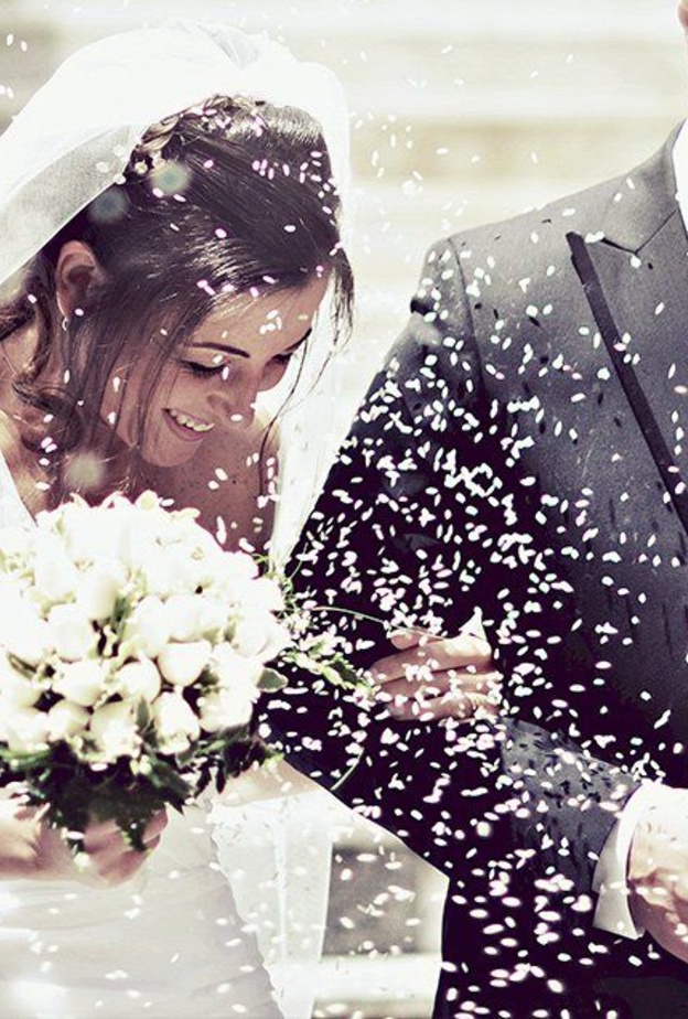 احرصي على فرض سياسة تجنب مناقشة الأخبار أو الموضوعات المثيرة للجدل في غرفة تبديل الملابس