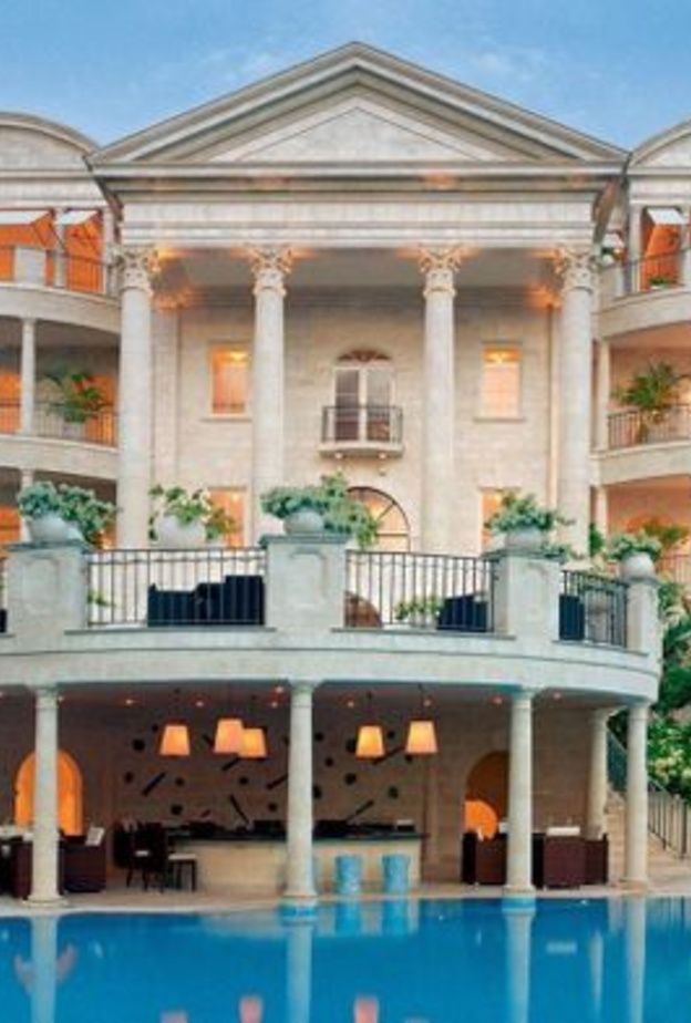 قصر ريهانا Rihanna في بيفرلي هيلز