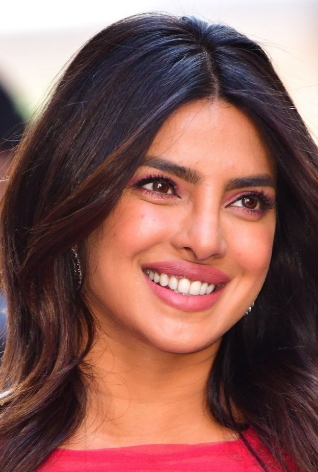  خطوات العناية بالبشرة باسلوب بريانكا شوبر