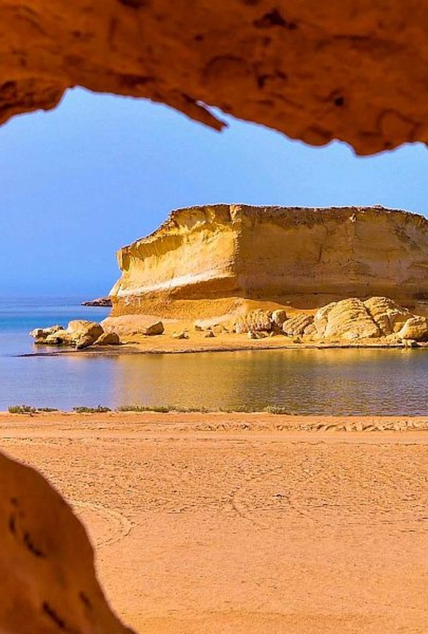 شاطئ شرم الجزي.. الوجهة الأمثل لعشاق البحر والاستجمام