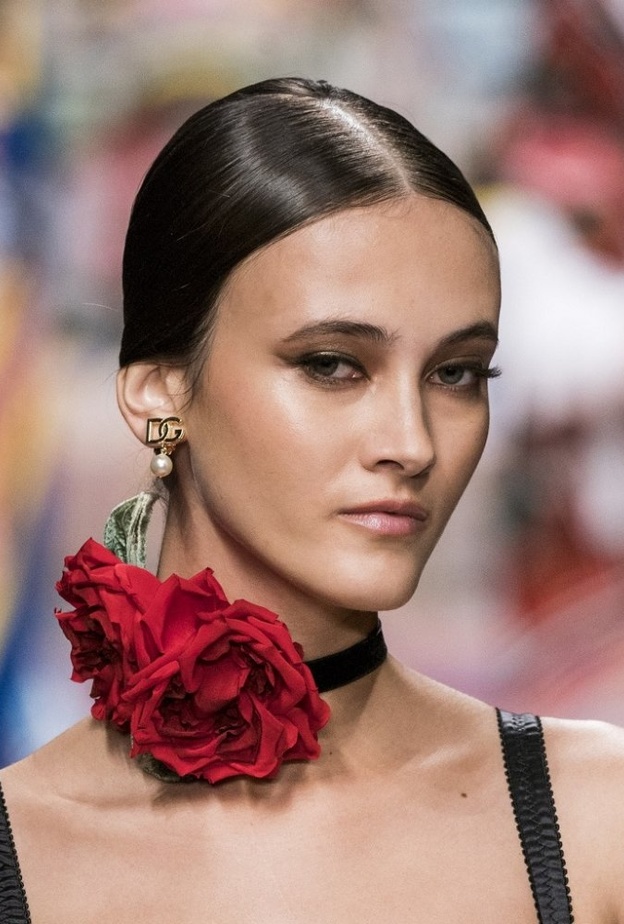 مستحضراتك الأساسية لجمال راقٍ في المناسبات