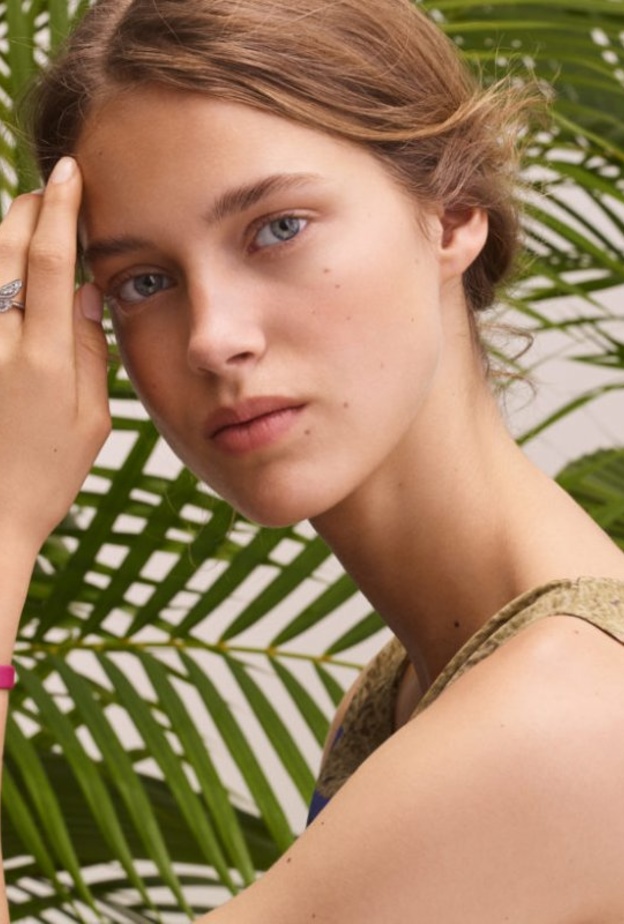  الساعات المشرقة لاطلالة الصيف