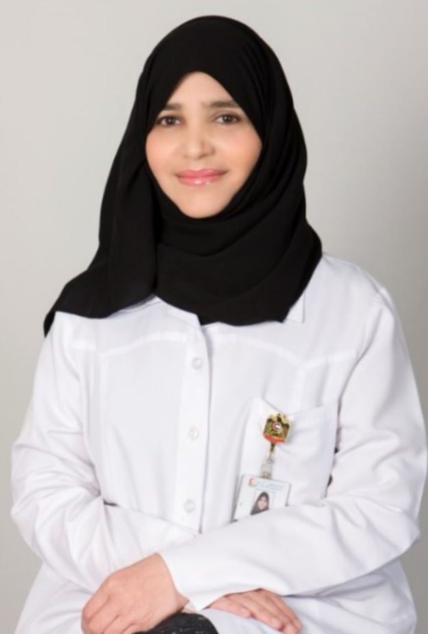 الطبيبة نسرين الخواجه.. أول إماراتية تحصل على درجة الدكتوراه في طب الأورام
