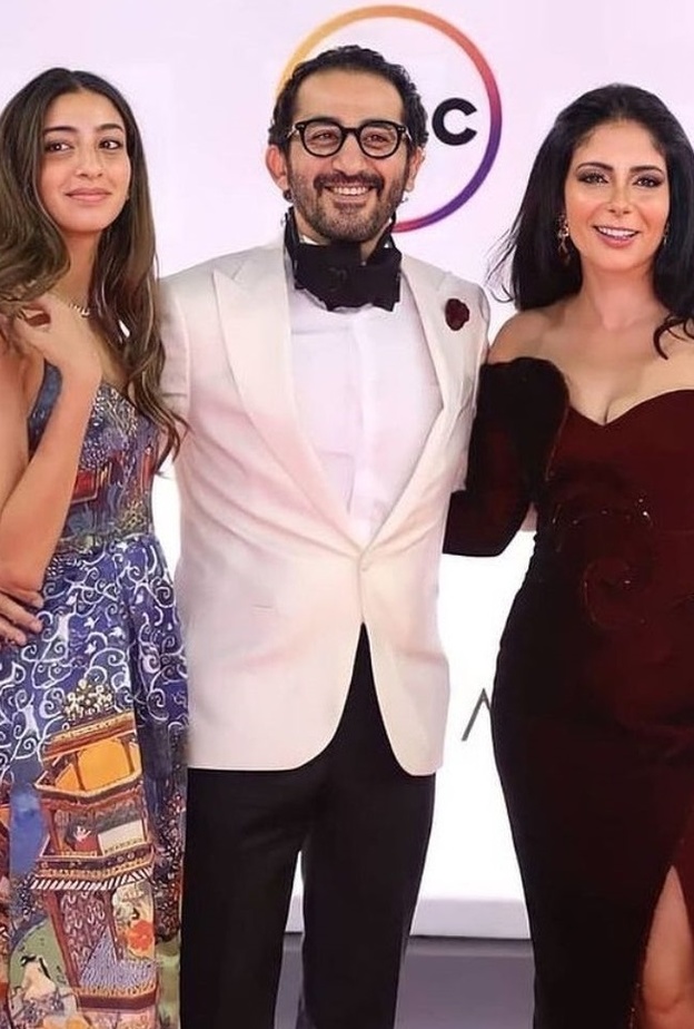  أحمد حلمي وابنته لي لي ومنى زكي 