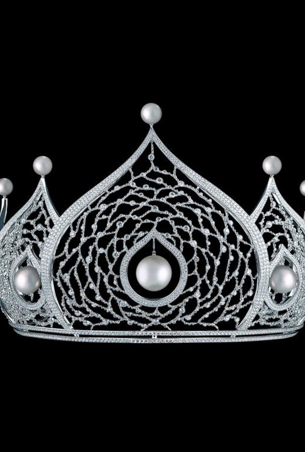 تاج Maxim Voznesensky