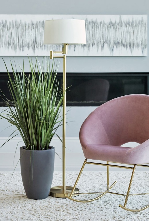  كرسي هزاز لغرف النوم باللون الوردي الباستيل