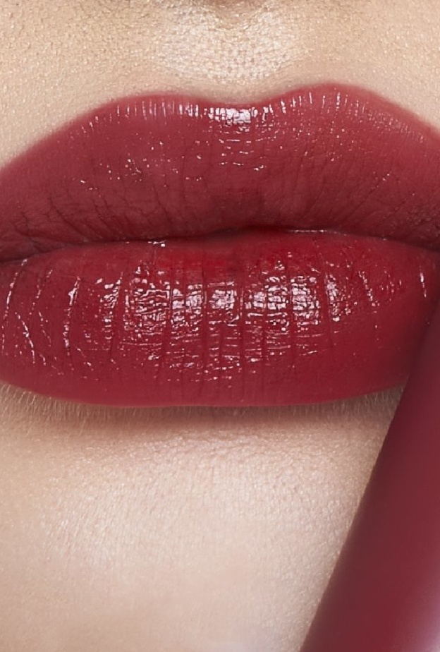 شارلوت تلبوري تقدّم مجموعتها الجديدة! LOOK OF LOVE